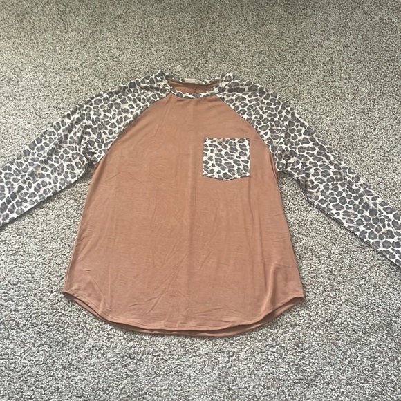 Zenana Leopard Baseball Tees - Picture 1 of 3